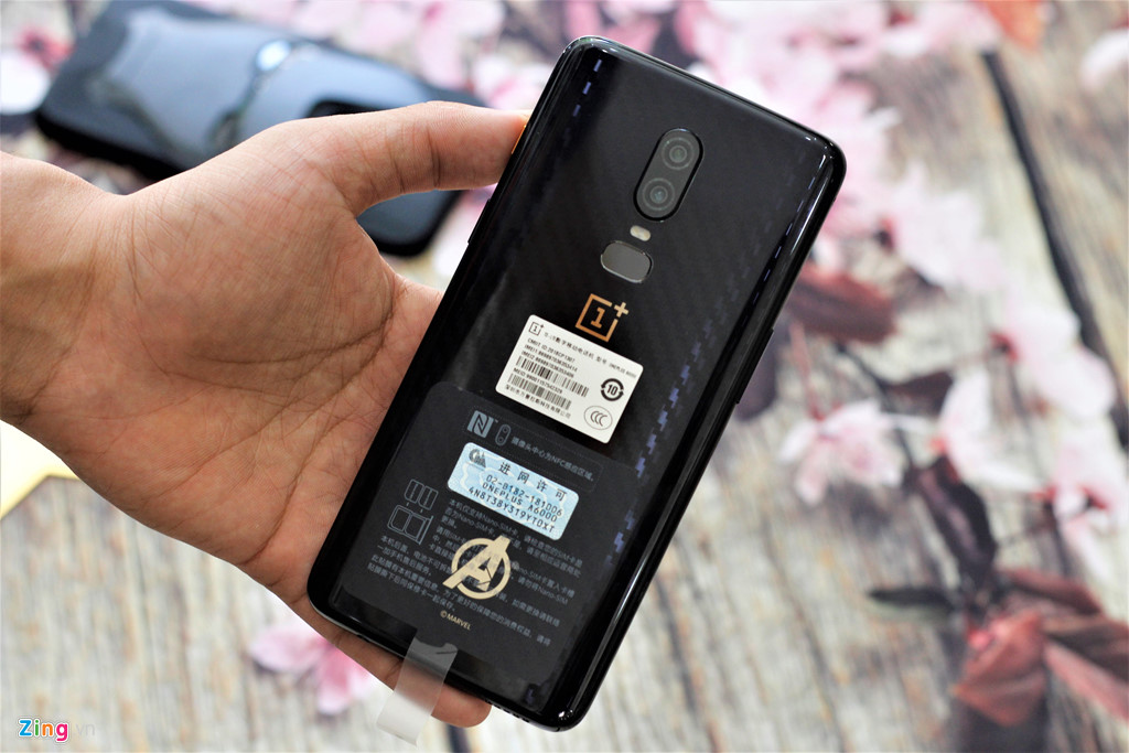 Chi tiết OnePlus 6 phiên bản Avengers đầu tiên về VN