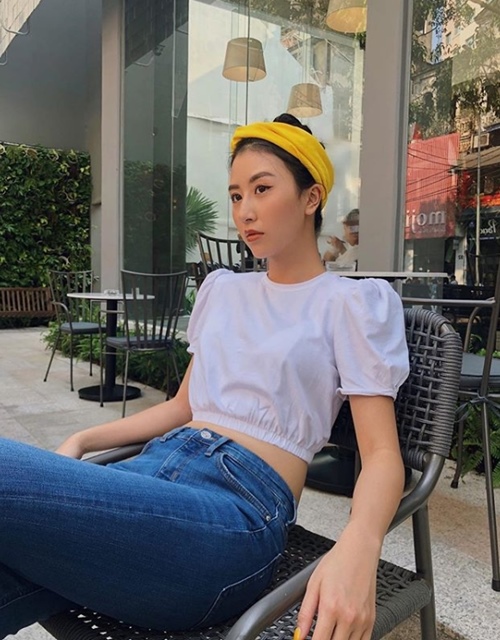 Áo hở eo và siêu kiệm vải đang là xu hướng gợi cảm nhất hè năm nay Áo hở eo và siêu kiệm vải đang là xu hướng gợi cảm nhất hè năm nay
