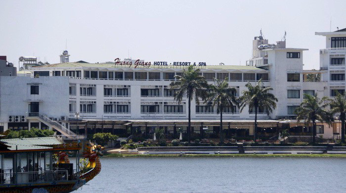 Chủ tịch tỉnh Thừa Thiên - Huế nói làm đúng quy định bán đất vàng Chủ tịch tỉnh Thừa Thiên - Huế nói làm đúng quy định bán đất vàng
