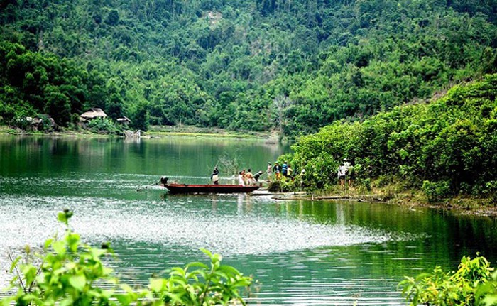 Thi thể nam thanh niên nổi lên sau 3 ngày mất tích dưới lòng hồ