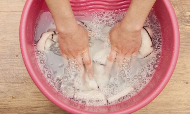 Đẹp lòng mẹ chồng chỉ bằng một chai nước xả