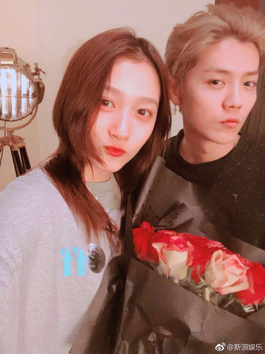 Luhan nói về việc công khai hẹn hò với Quan Hiểu Đồng: Nếu như yêu thật lòng thì phải có trách nhiệm Luhan nói về việc công khai hẹn hò với Quan Hiểu Đồng: Nếu như yêu thật lòng thì phải có trách nhiệm