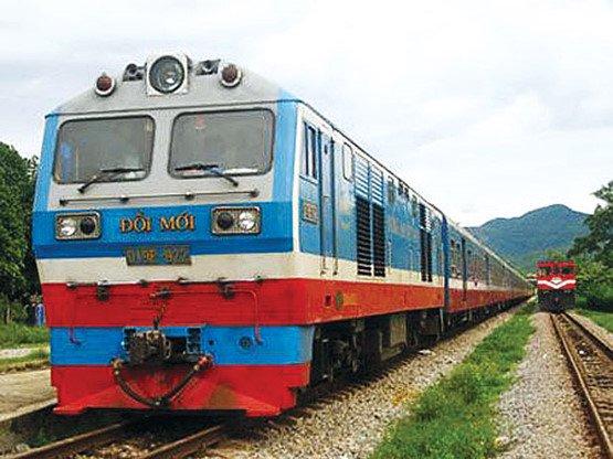 Những chuyến tàu thu về 1 triệu đồng: Tiền đâu tăng lương?