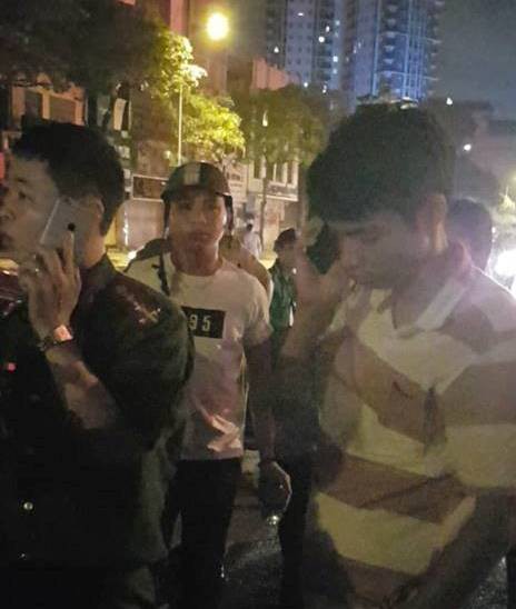 Hà Nội: Say xỉn rồi phóng xe tốc độ cao lao vào dải phân cách, người đàn ông bất động ngay trên vô lăng Hà Nội: Say xỉn rồi phóng xe tốc độ cao lao vào dải phân cách, người đàn ông bất động ngay trên vô lăng
