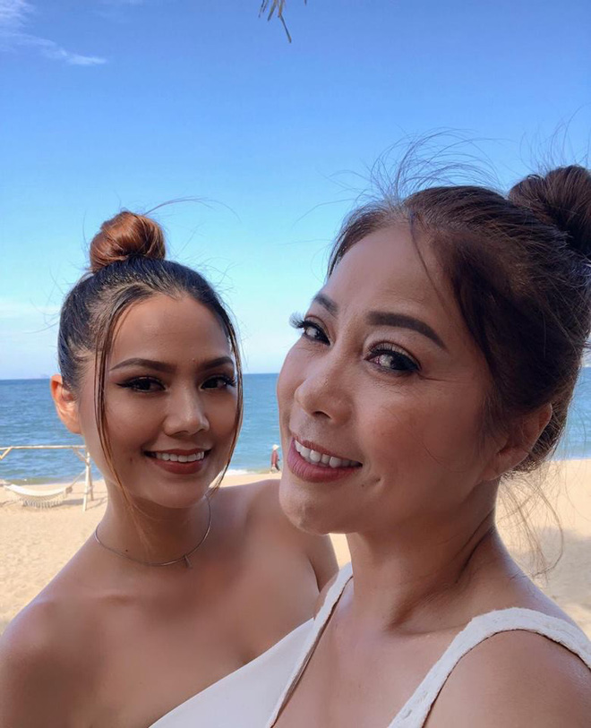 Khoe hình giống mẹ chồng như con đẻ, nàng dâu choáng váng khi bị kẻ khác ăn cắp ảnh để câu like