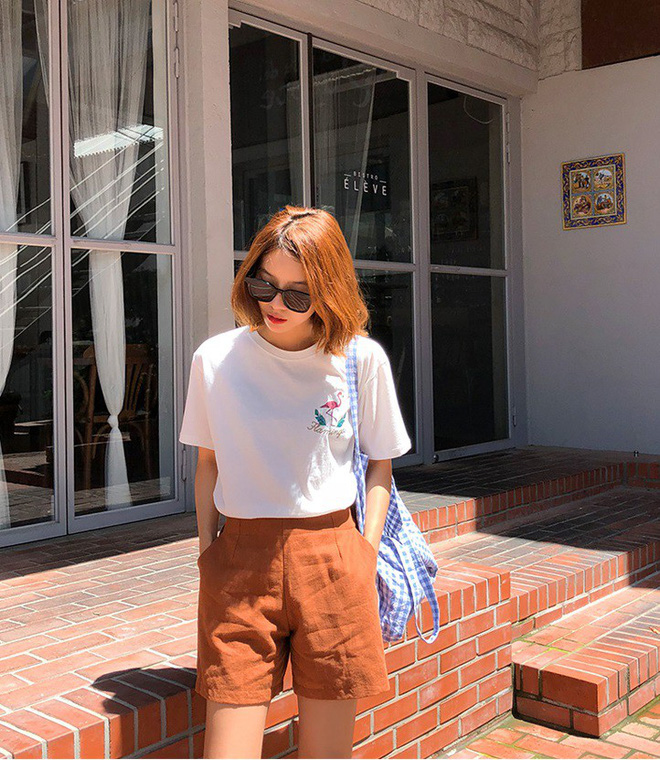 Mùa hè thích nhất là được mặc nhiều kiểu quần shorts, mà kiểu nào cũng khiến các nàng say mê rồi muốn diện cho bằng hết Mùa hè thích nhất là được mặc nhiều kiểu quần shorts, mà kiểu nào cũng khiến các nàng say mê rồi muốn diện cho bằng hết