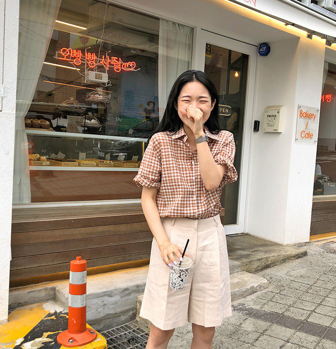 Mùa hè thích nhất là được mặc nhiều kiểu quần shorts, mà kiểu nào cũng khiến các nàng say mê rồi muốn diện cho bằng hết