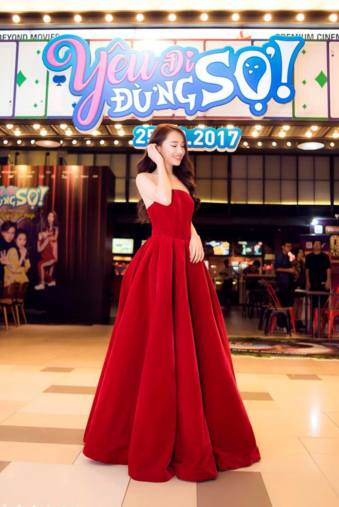 Mặc lại váy cũ, Hòa Minzy đụng hàng bất phân thắng bại với Nhã Phương