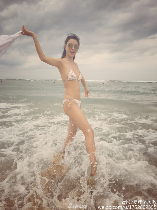 Đạo diễn vướng scandal tấn công tình dục Trịnh Sảng lộ ảnh hẹn hò với mỹ nhân bốc lửa đáng tuổi cháu Đạo diễn vướng scandal tấn công tình dục Trịnh Sảng lộ ảnh hẹn hò với mỹ nhân bốc lửa đáng tuổi cháu