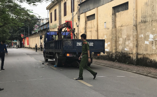 Nhân chứng kể thời điểm đưa em bé lòi ra khỏi bụng mẹ sau vụ tai nạn đi viện