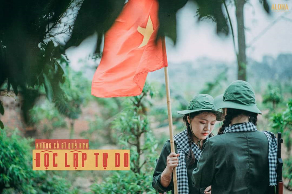 Teen Bắc Ninh tái hiện 100 năm thời trang phụ nữ Việt qua ảnh kỷ yếu