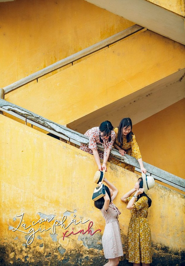 Teen Bắc Ninh tái hiện 100 năm thời trang phụ nữ Việt qua ảnh kỷ yếu