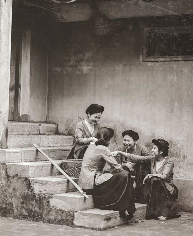 Teen Bắc Ninh tái hiện 100 năm thời trang phụ nữ Việt qua ảnh kỷ yếu