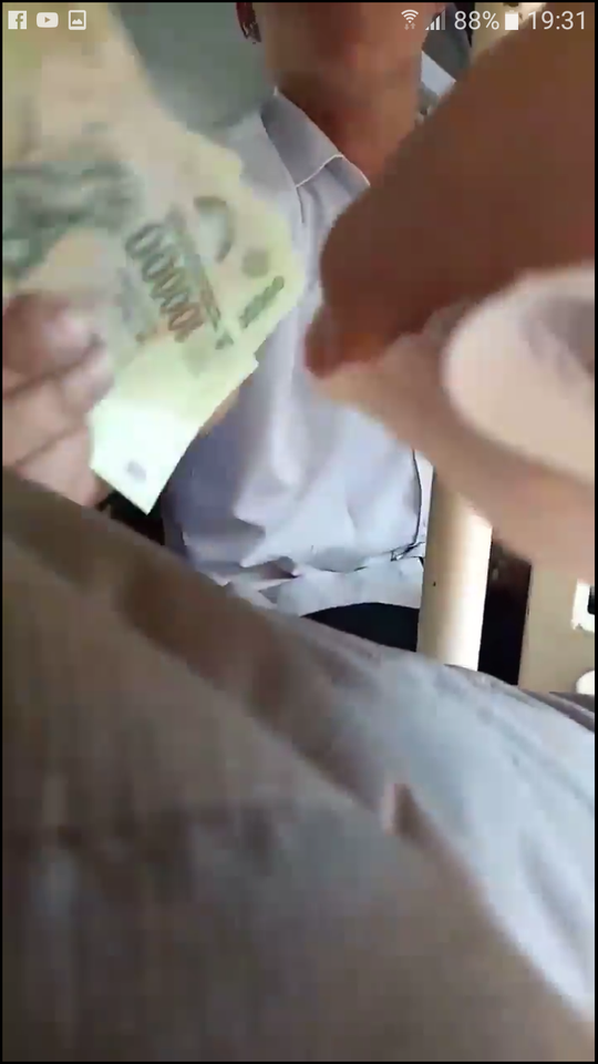 Một ghế xe giường nằm được bán tới 2 vé, hành khách bức xúc