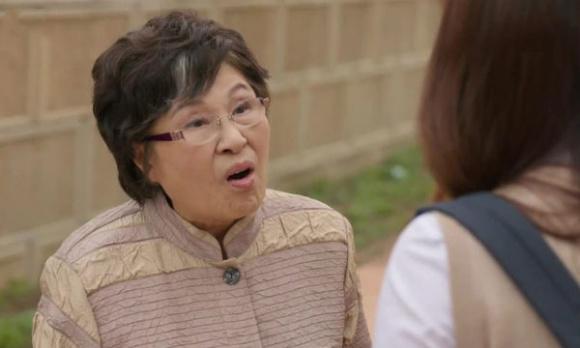 Mẹ chồng đặt ra 4 quy tắc làm dâu vô lý đùng đùng, vợ bất chấp ôm con về ngoại