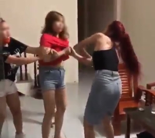 Vợ bắt quả tang chồng 25 tuổi đi nhà nghỉ với tình nhân 30 tuổi ở Hà Nội