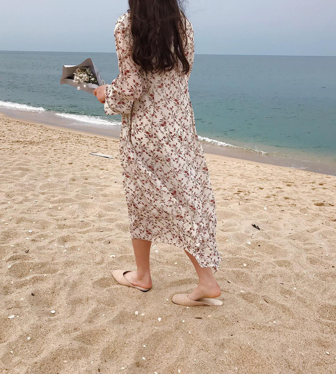 3 kiểu giày dép đang được các cô nàng sành mặc châu Á diện cùng với váy nhiều nhất hè này 3 kiểu giày dép đang được các cô nàng sành mặc châu Á diện cùng với váy nhiều nhất hè này
