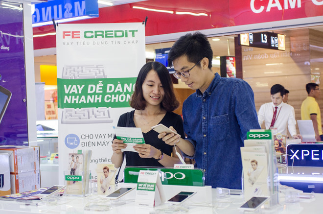 Khách hàng của FE Credit: Vay một lần và tởn tới già