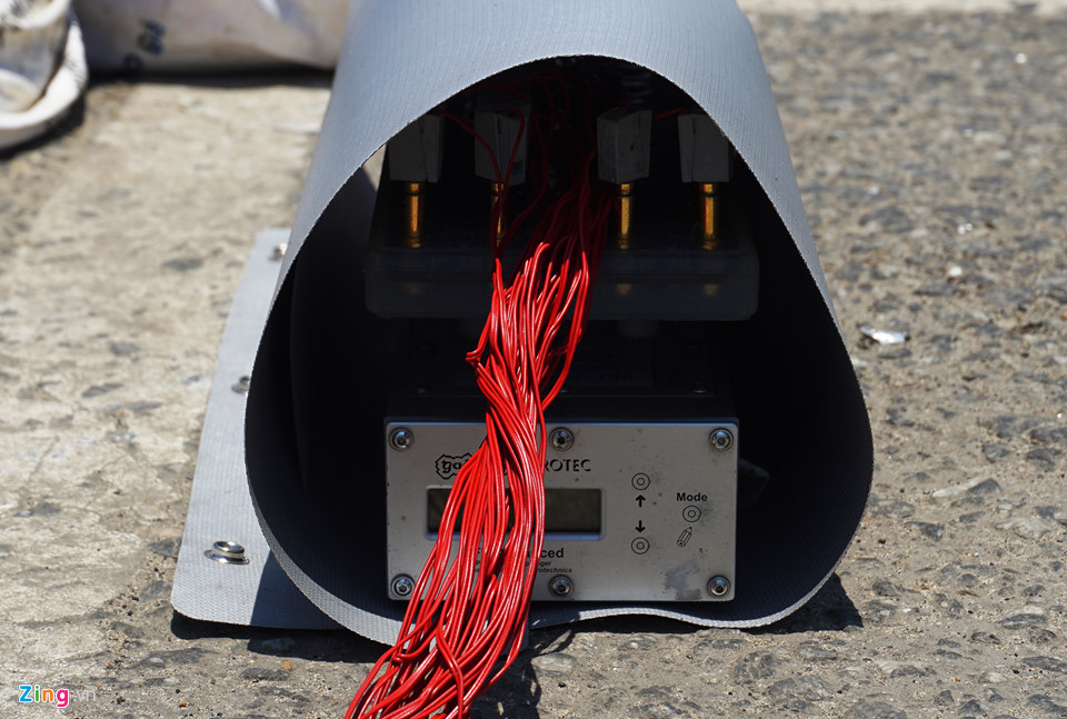 Trận địa pháo hoa của Hong Kong và Italy bên sông Hàn