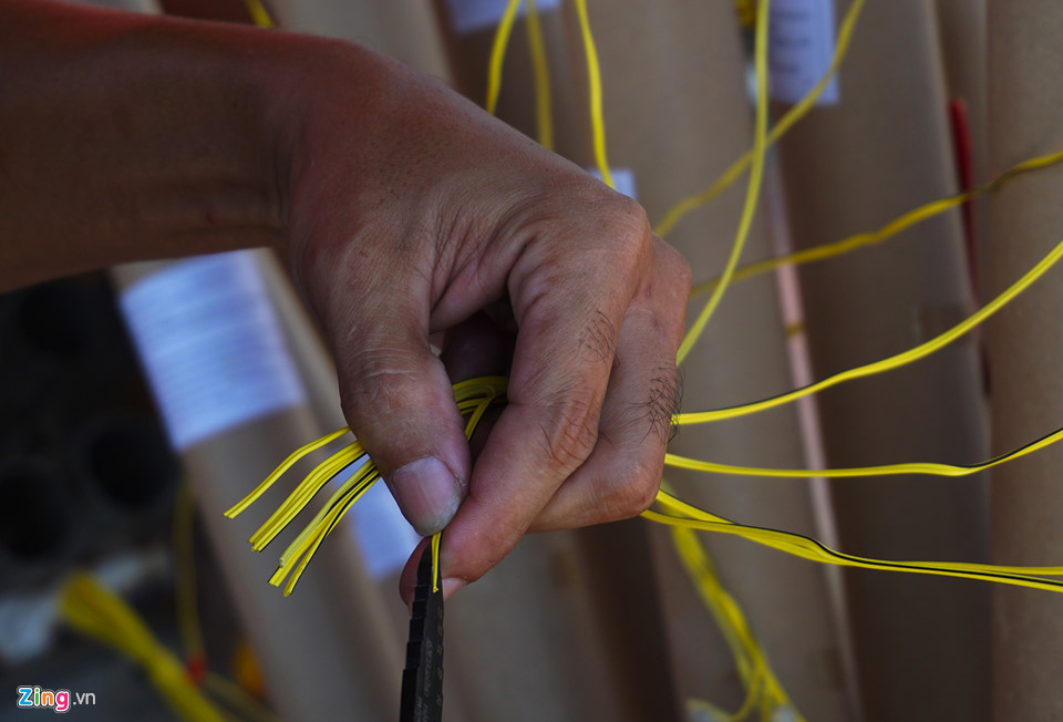 Trận địa pháo hoa của Hong Kong và Italy bên sông Hàn