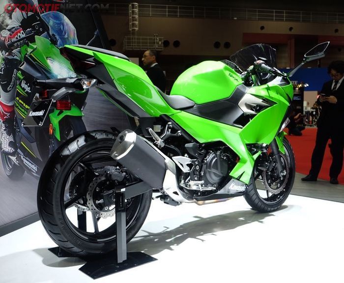 Soi chi tiết Kawasaki Ninja 250 2018 có giá 133 triệu đồng tại Việt Nam Soi chi tiết Kawasaki Ninja 250 2018 có giá 133 triệu đồng tại Việt Nam