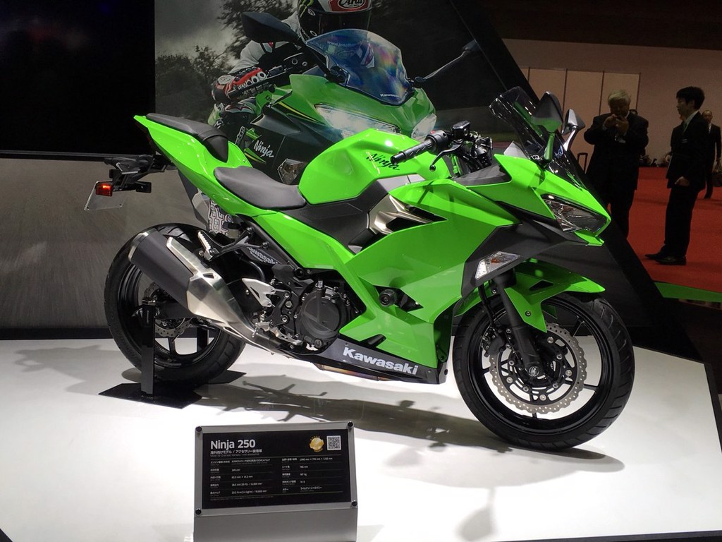 Soi chi tiết Kawasaki Ninja 250 2018 có giá 133 triệu đồng tại Việt Nam Soi chi tiết Kawasaki Ninja 250 2018 có giá 133 triệu đồng tại Việt Nam