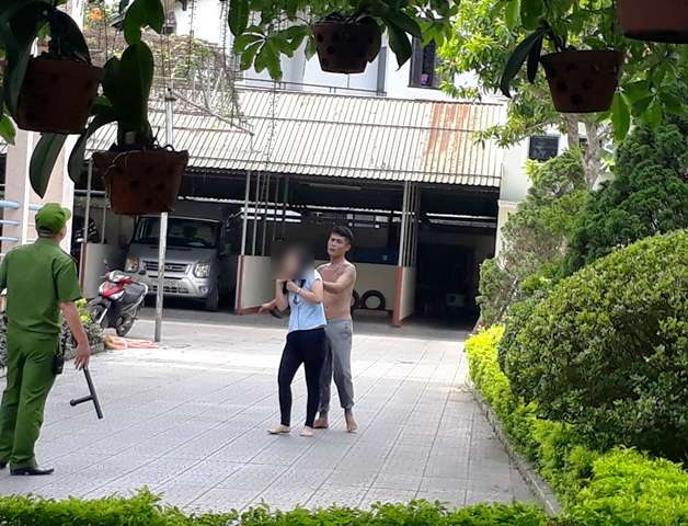 Vì sao sau khi cô gái thoát khỏi kẻ nghi ngáo đá, công an vẫn nổ súng?