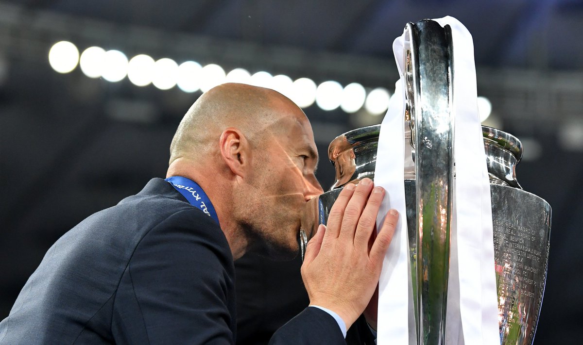 Zidane rời Real Madrid: Sự khôn ngoan của gã hói