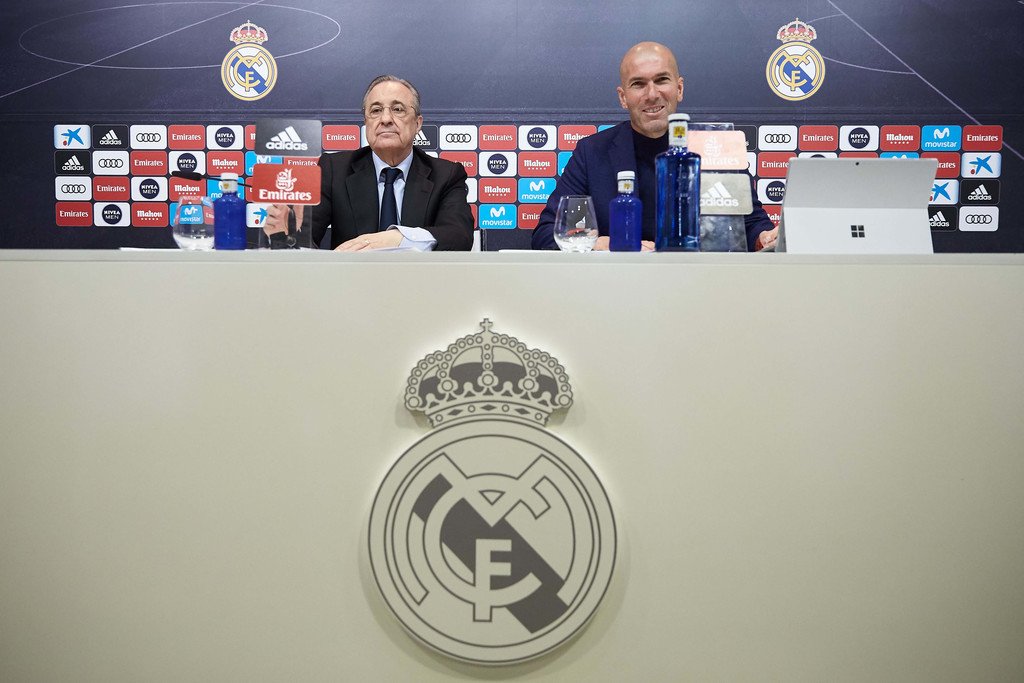 Zidane rời Real Madrid: Sự khôn ngoan của gã hói