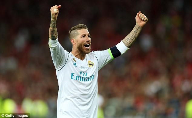 Ramos hay Ronaldo là ông vua phòng thay đồ Real?