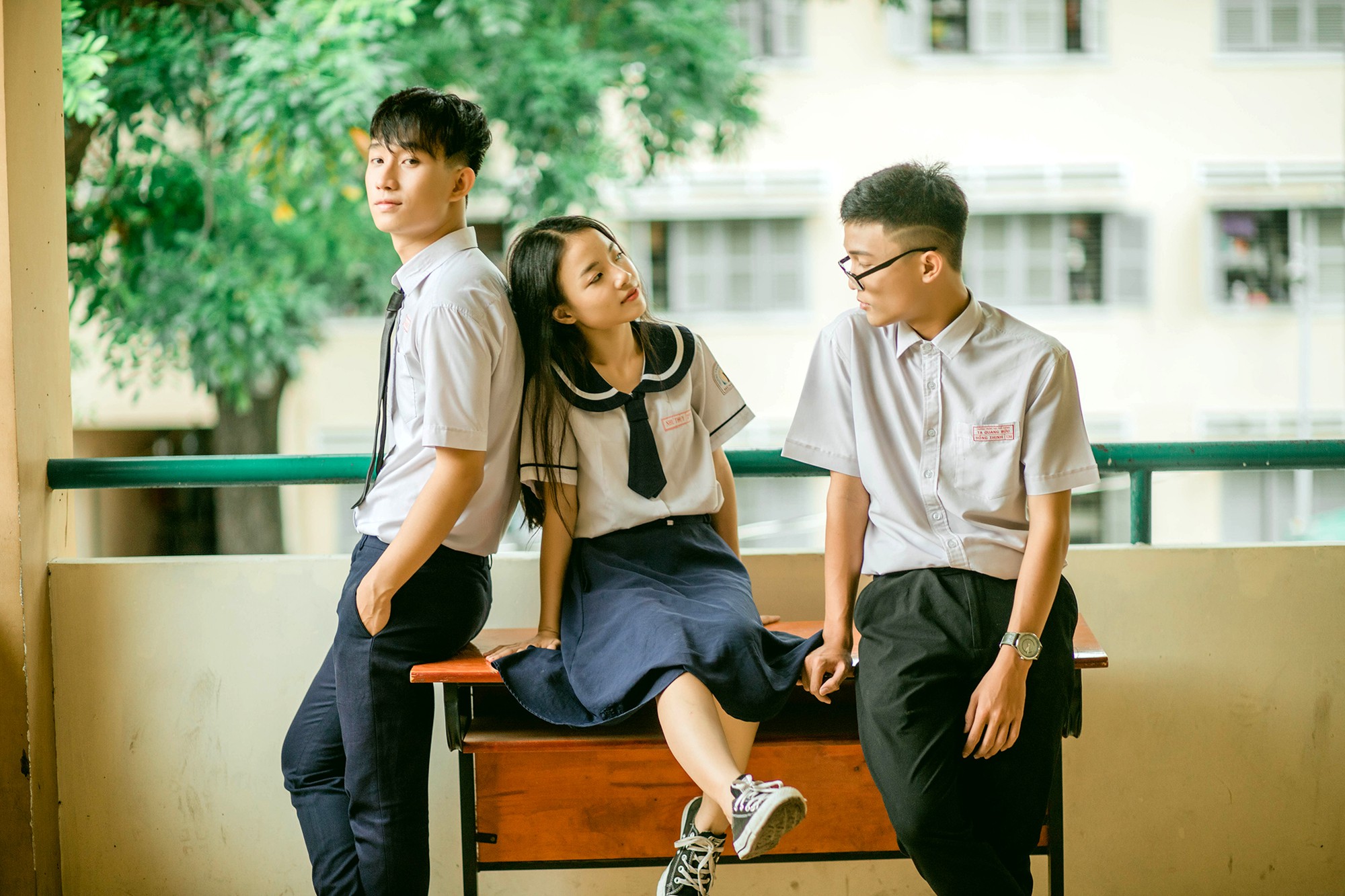 Bộ ảnh tình bể bình của nhóm bạn Sài Gòn: Chúng mình chơi thân đến nỗi bị nhầm là cả 3 đang yêu nhau