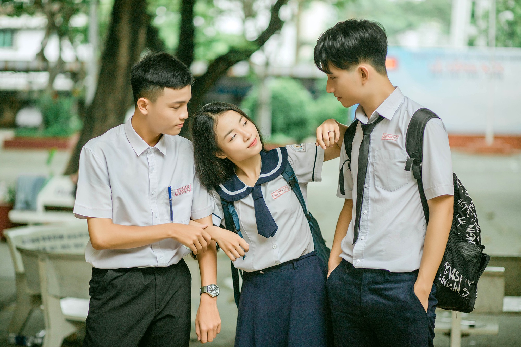 Bộ ảnh tình bể bình của nhóm bạn Sài Gòn: Chúng mình chơi thân đến nỗi bị nhầm là cả 3 đang yêu nhau