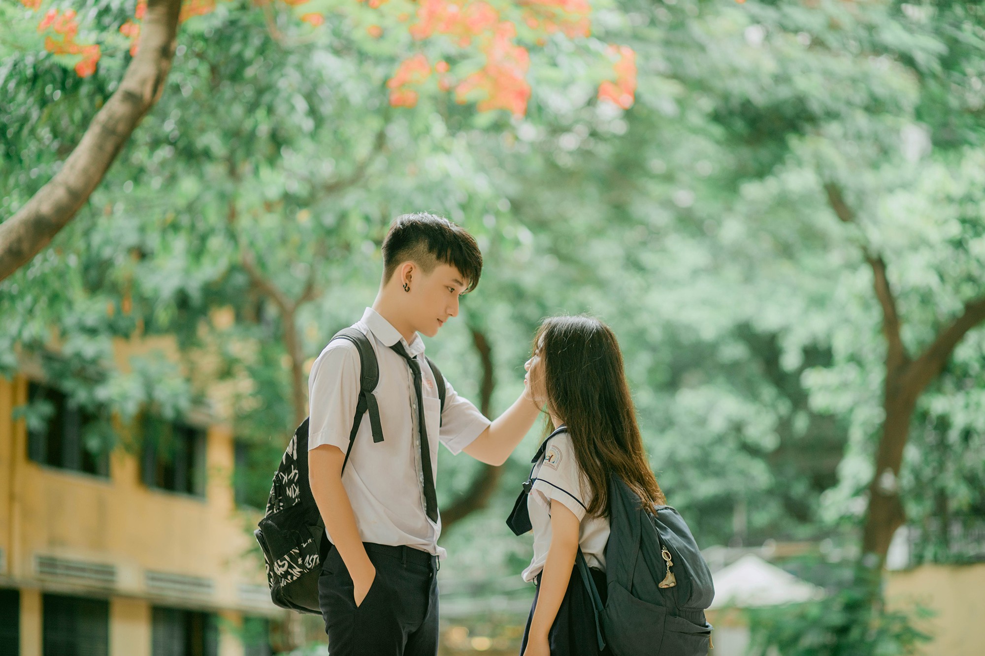 Bộ ảnh tình bể bình của nhóm bạn Sài Gòn: Chúng mình chơi thân đến nỗi bị nhầm là cả 3 đang yêu nhau