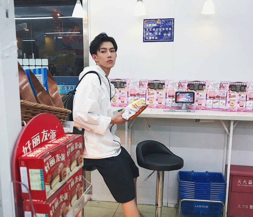 Nhà nghiên cứu Vật Lý 9X đẹp trai như đệ nhất mỹ nam Dương Dương: Hoá ra chàng trai vừa giỏi vừa đẹp trong truyền thuyết là có thật!