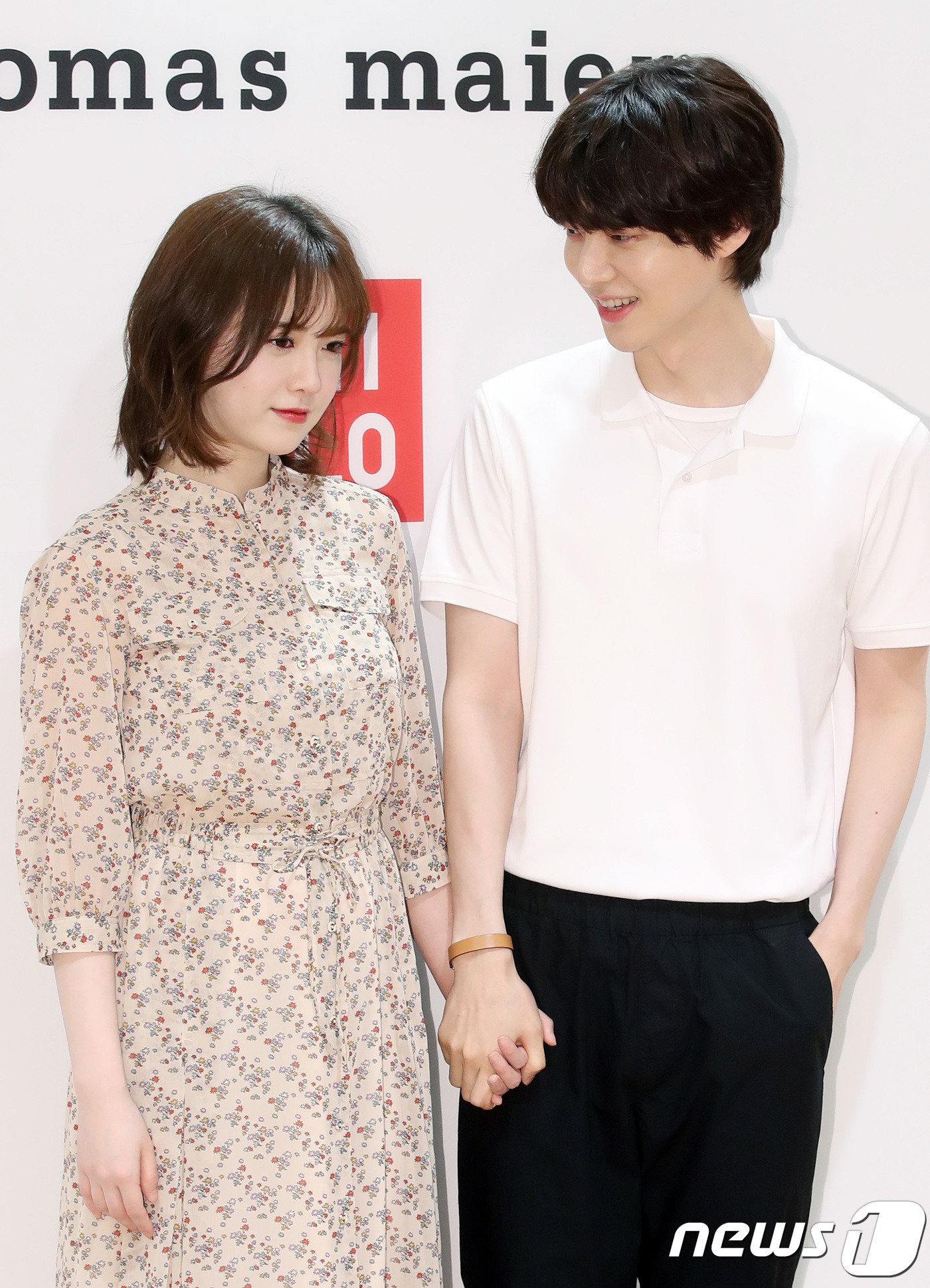 Vợ chồng Goo Hye Sun và Ahn Jae Hyun lần đầu cùng dự sự kiện: Gây sốt vì quá tình, không thể rời mắt khỏi nhau Vợ chồng Goo Hye Sun và Ahn Jae Hyun lần đầu cùng dự sự kiện: Gây sốt vì quá tình, không thể rời mắt khỏi nhau