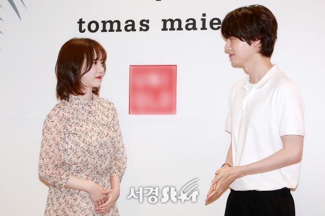 Vợ chồng Goo Hye Sun và Ahn Jae Hyun lần đầu cùng dự sự kiện: Gây sốt vì quá tình, không thể rời mắt khỏi nhau Vợ chồng Goo Hye Sun và Ahn Jae Hyun lần đầu cùng dự sự kiện: Gây sốt vì quá tình, không thể rời mắt khỏi nhau