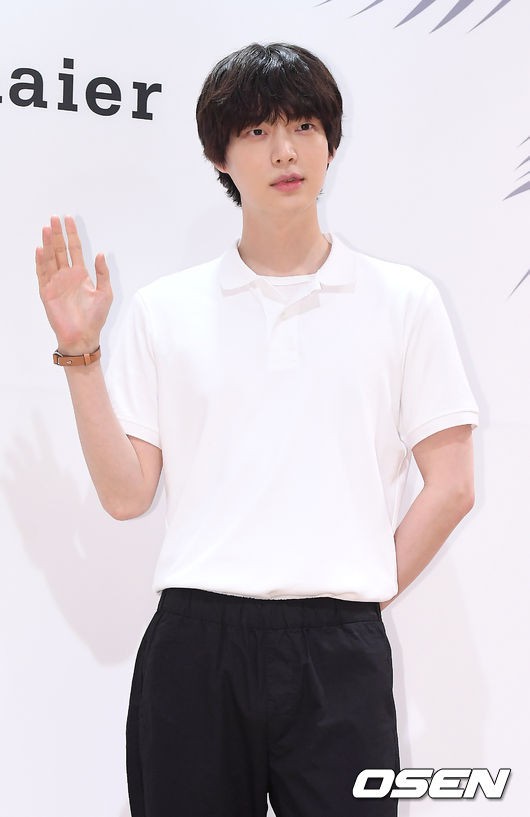 Vợ chồng Goo Hye Sun và Ahn Jae Hyun lần đầu cùng dự sự kiện: Gây sốt vì quá tình, không thể rời mắt khỏi nhau Vợ chồng Goo Hye Sun và Ahn Jae Hyun lần đầu cùng dự sự kiện: Gây sốt vì quá tình, không thể rời mắt khỏi nhau