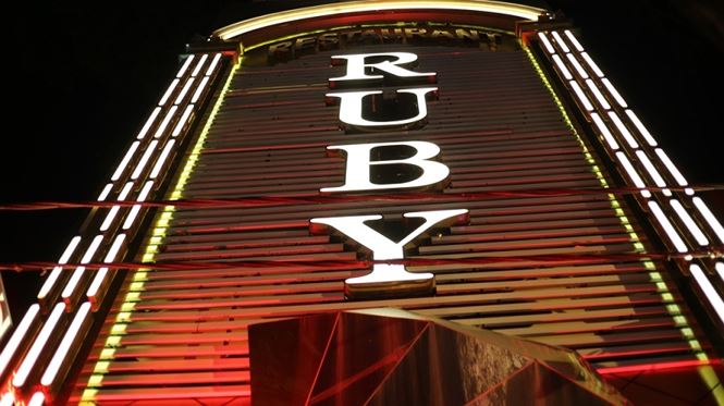 Thác loạn trong nhà hàng ở Sài Gòn, vì sao vẫn tái phạm?