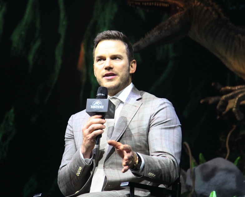 Chris Pratt kể chuyện phải ngâm mình trong nước tiểu của ekip khi quay Jurassic World Chris Pratt kể chuyện phải ngâm mình trong nước tiểu của ekip khi quay Jurassic World