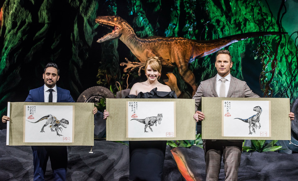Chris Pratt kể chuyện phải ngâm mình trong nước tiểu của ekip khi quay Jurassic World Chris Pratt kể chuyện phải ngâm mình trong nước tiểu của ekip khi quay Jurassic World