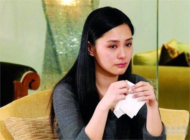 Sau 10 năm scandal ảnh nóng: Trần Quán Hy bình thản đi qua giông tố, nữ chính ê chề ôm nỗi đau mất chồng, bỏ xứ mà đi Sau 10 năm scandal ảnh nóng: Trần Quán Hy bình thản đi qua giông tố, nữ chính ê chề ôm nỗi đau mất chồng, bỏ xứ mà đi