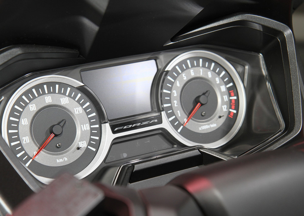 Honda Forza 125 2018 ra mắt, đẹp và thể thao hơn