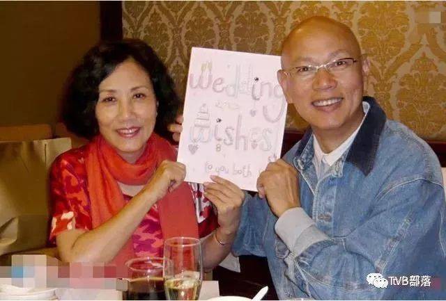 Chuyện tình đẫm nước mắt của đại minh tinh Hong Kong: Cả đời chạy trốn tình yêu, thập tử nhất sinh mới nhận ra người bên cạnh là chân ái