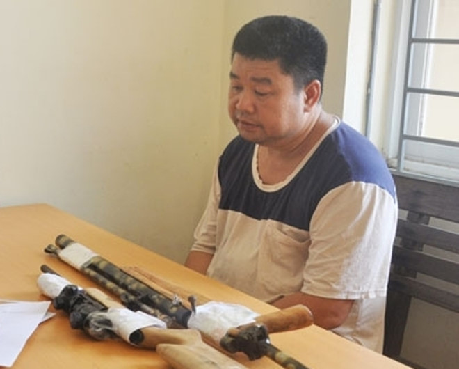 Bắt kẻ chuyên sản xuất ‘hàng nóng’ cho giới xã hội đen