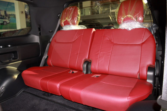 Lexus LX570 Super Sport giá gần 10 tỷ tại Việt Nam