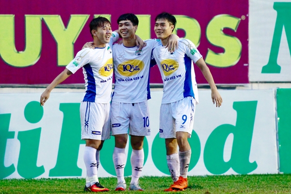 HAGL mất chiến thắng dù dẫn hai bàn