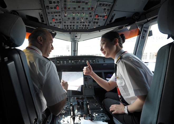 So sánh thu nhập của phi công 2 hãng hàng không Việt