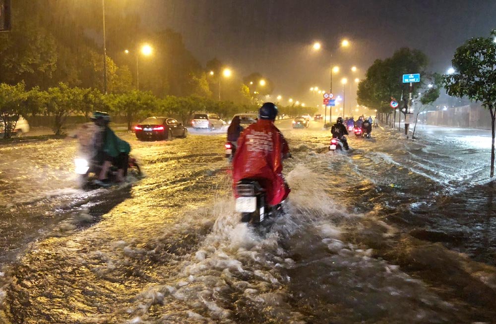 Tiết lộ bất ngờ siêu máy bơm tê liệt ở rốn ngập Sài Gòn