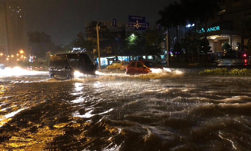 Tiết lộ bất ngờ siêu máy bơm tê liệt ở rốn ngập Sài Gòn Tiết lộ bất ngờ siêu máy bơm tê liệt ở rốn ngập Sài Gòn