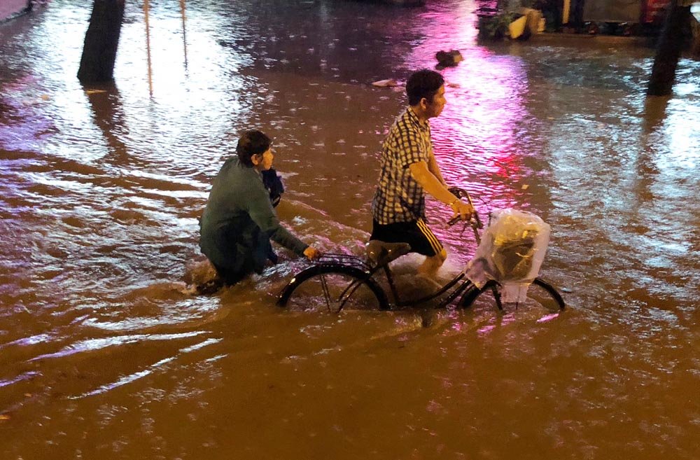 Tiết lộ bất ngờ siêu máy bơm tê liệt ở rốn ngập Sài Gòn